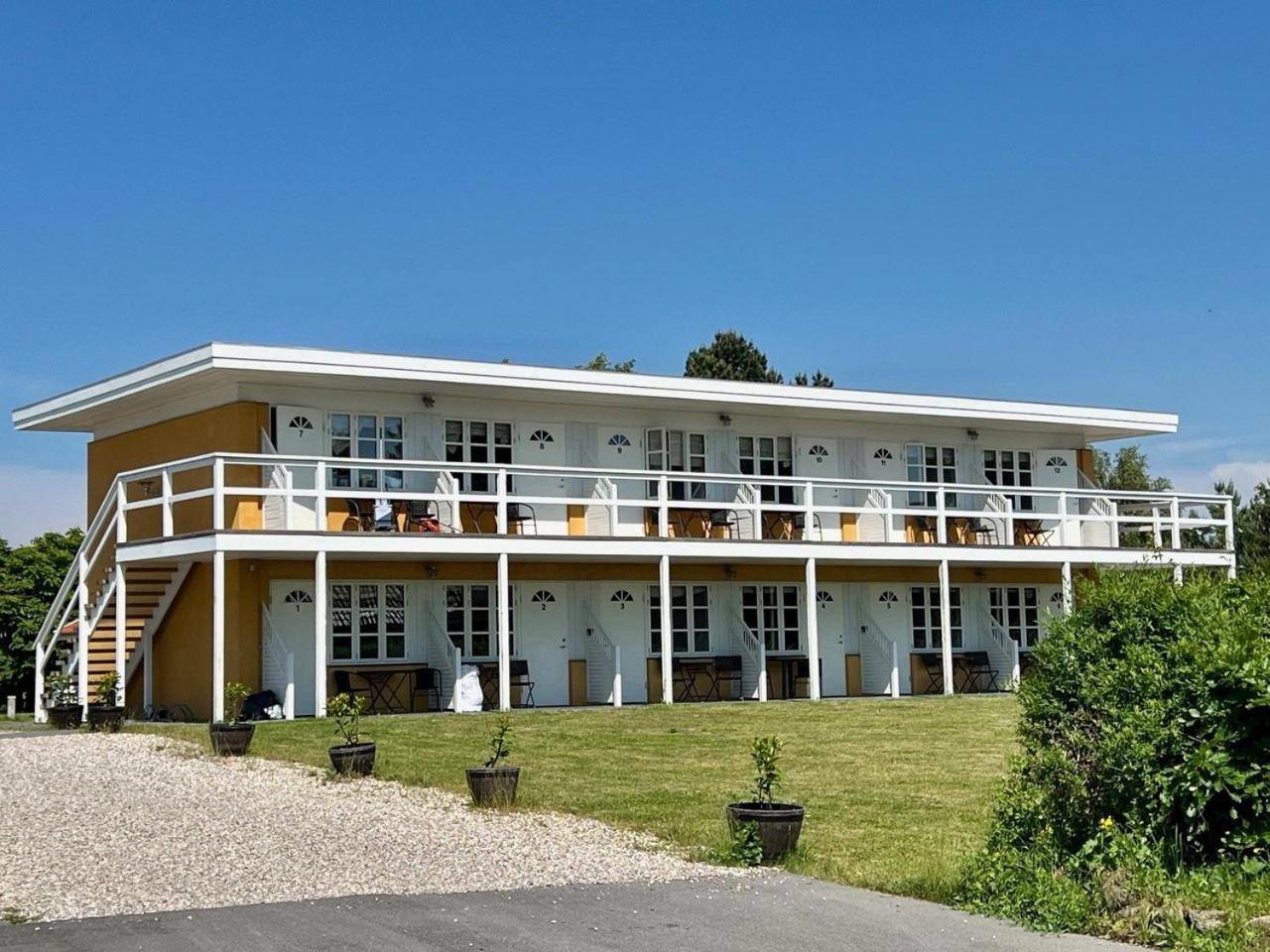 Oro Kro & Hotel Екстериор снимка